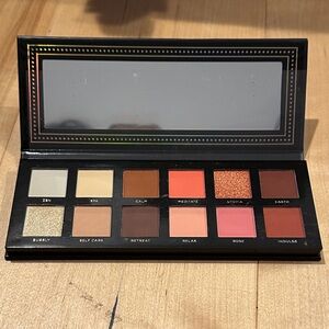 Ace Beaute Eyeshadow Palette with Coral, Gold, and Brown Hues